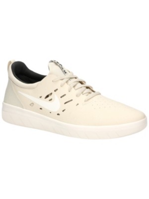 Nike SB Nyjah Free Skate Shoes