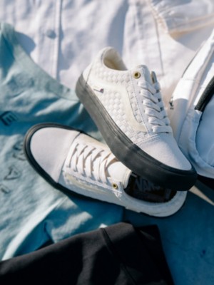 vans old skool pro lizzie armanto