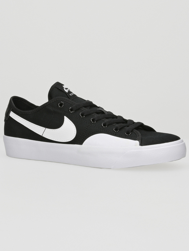 Nike SB Blazer Court Skate Shoes