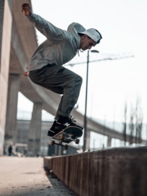 NM306UGC Skeittikeng&auml;t