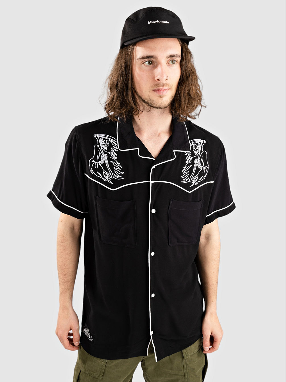 Duality Embroidered Button Up Camisa