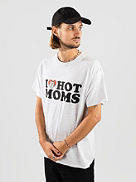 I &amp;lt;3 Hot Moms T-shirt