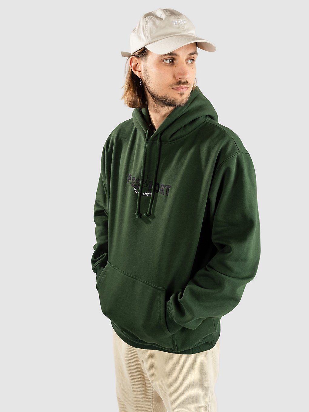 Pass Port Featherweight Embroidery Hoodie forest green kaufen