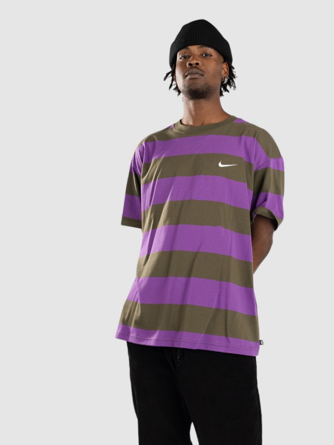 Nike Stripe T-Shirt