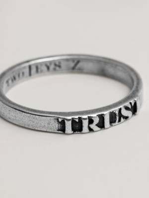 Trust No One Setplata 18 Jewellery