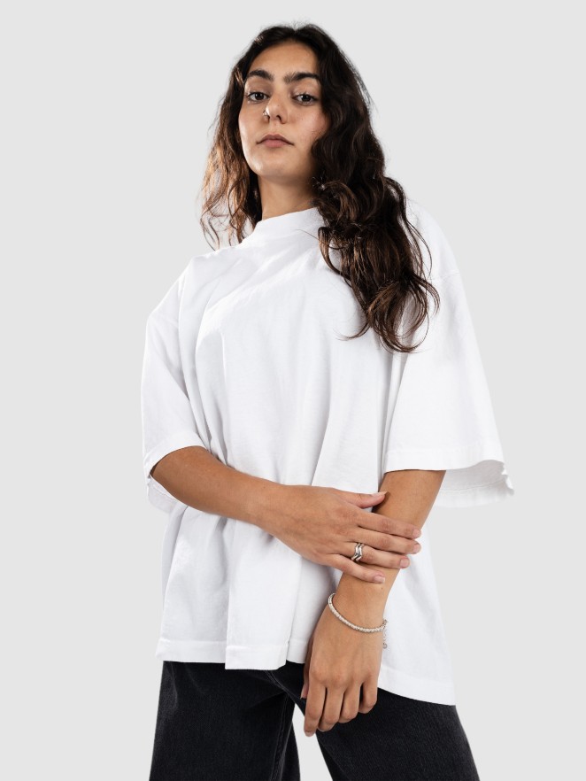 Shaka Wear 7.5Oz Max Heavyweight Garment Dye Shouldd Camiseta