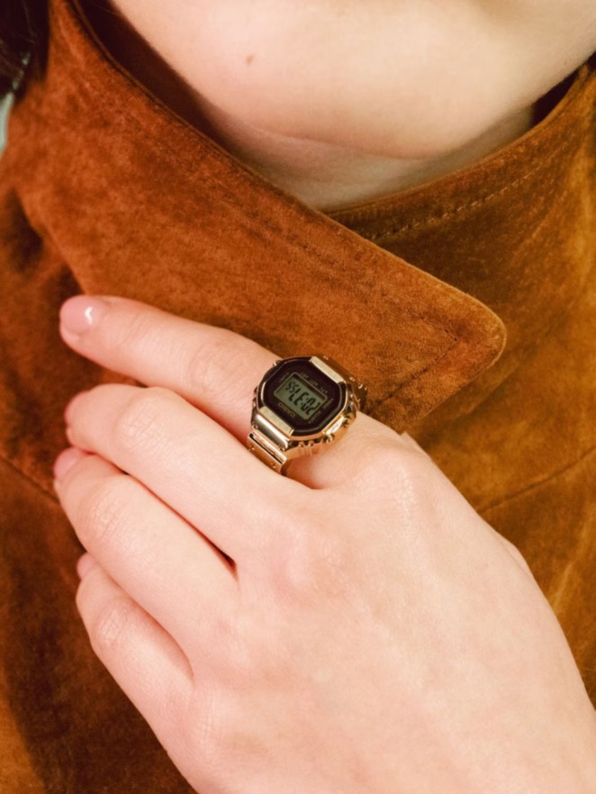 Casio CRW-001G-9ER Montre