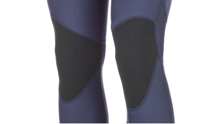 Reinforced knees - to protect your knees and your wetsuit