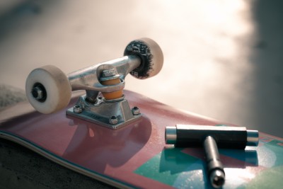 Adjusting trucks on your new skateboard - School of Skate