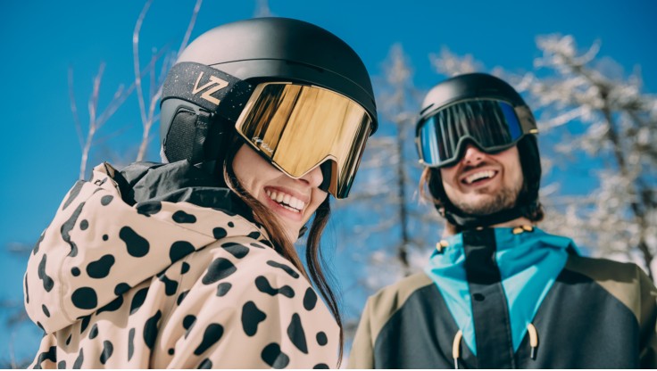Hjälmar och matchande snowboardglasögon