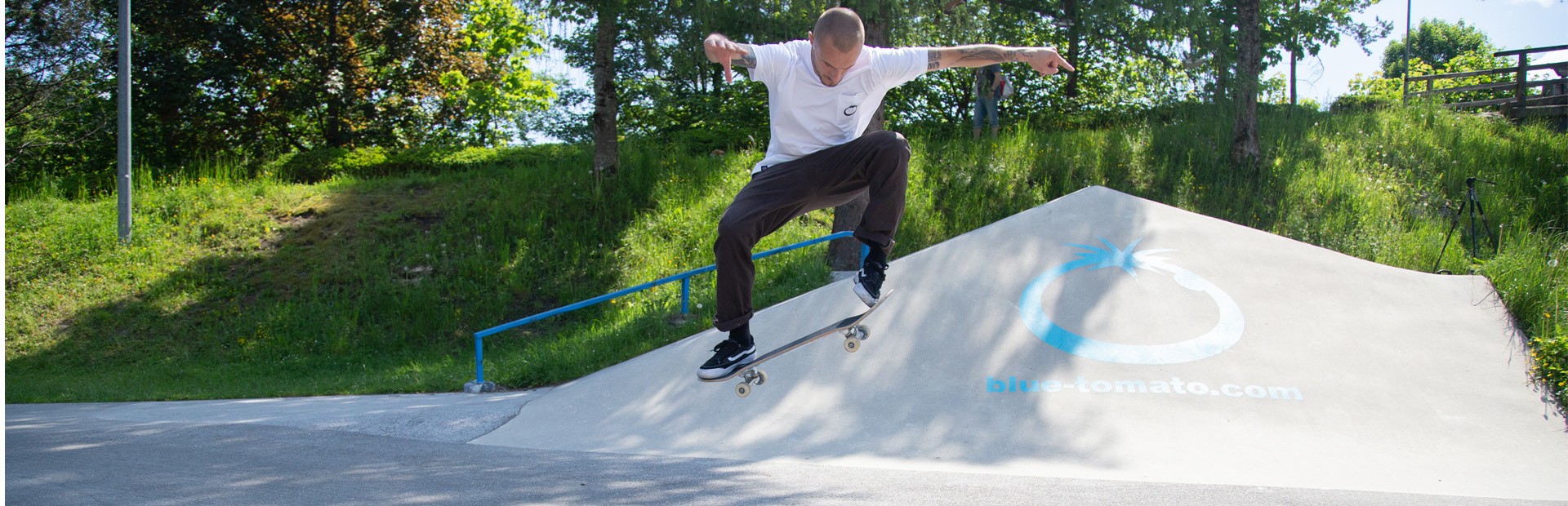 Marco Kada shows you how to ollie