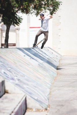 Philipp Schuster No Comply Tailslide