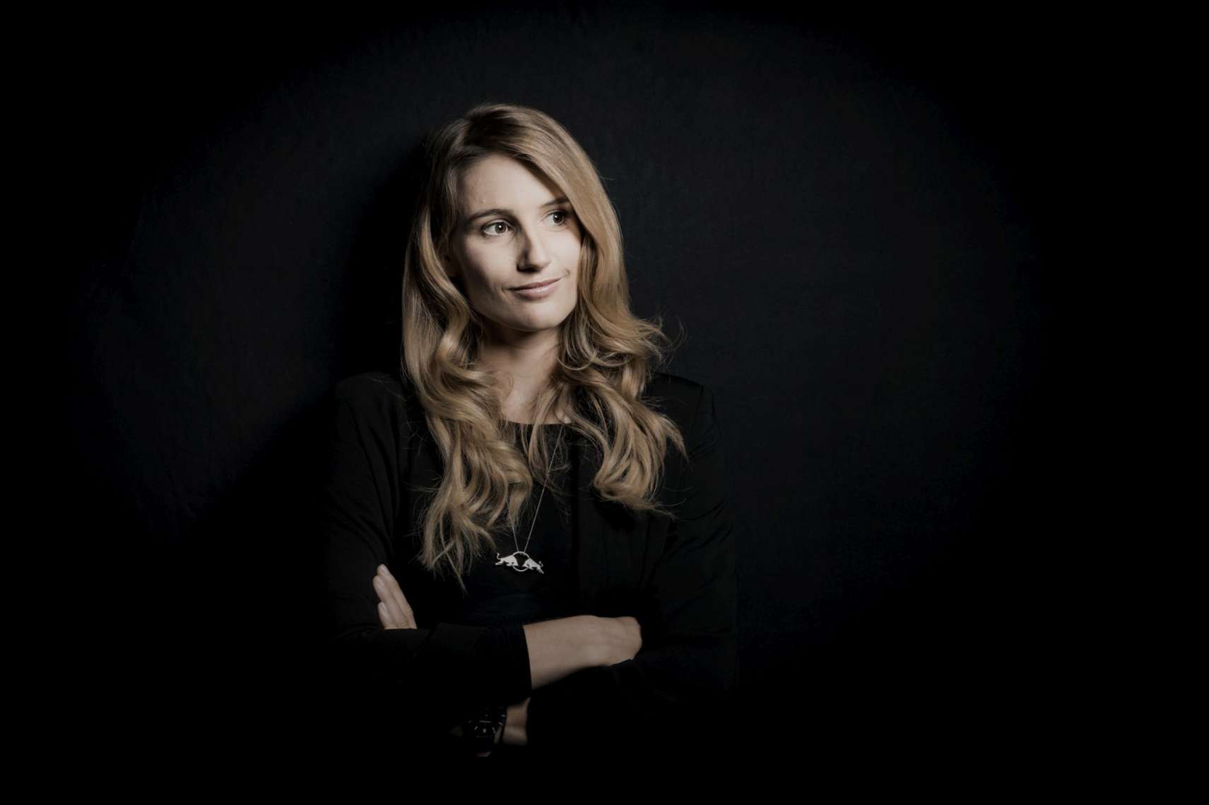 Anna Gasser vor einem Auftritt bei Servus TV von Neumayr Leo / Red Bull Content Pool