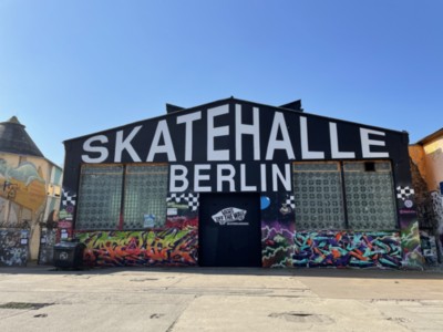 Begyndelsen chant Montgomery Skatehalle Berlin | Blue Tomato