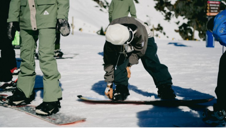 Fixation parfaitement adaptée à la chaussure de snowboard